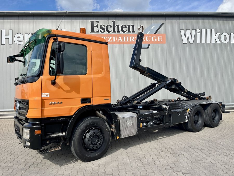 Mercedes-Benz  2644 L 6x4 Actros MP2